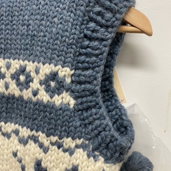 Cowichan Sweater Vest - Picture 4 of 6